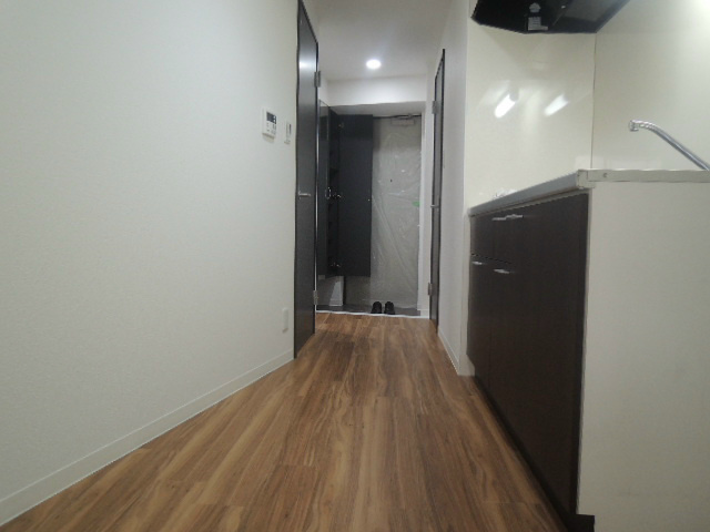 玄関　玄関には収納付