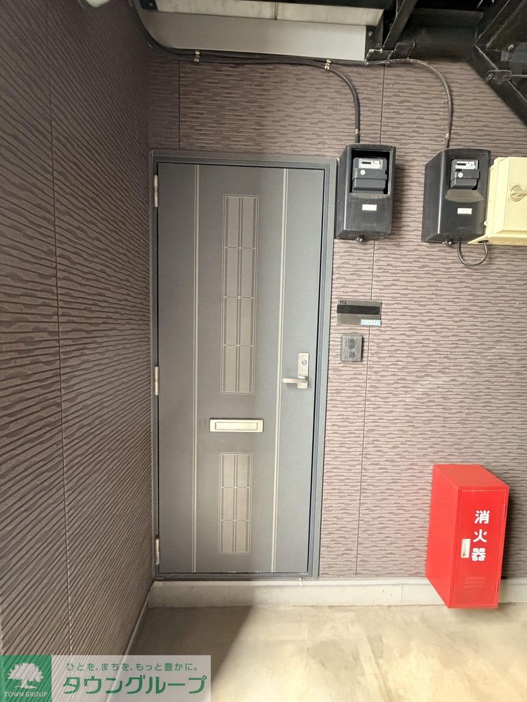 玄関　お部屋探しはタウンハウジングへ♪