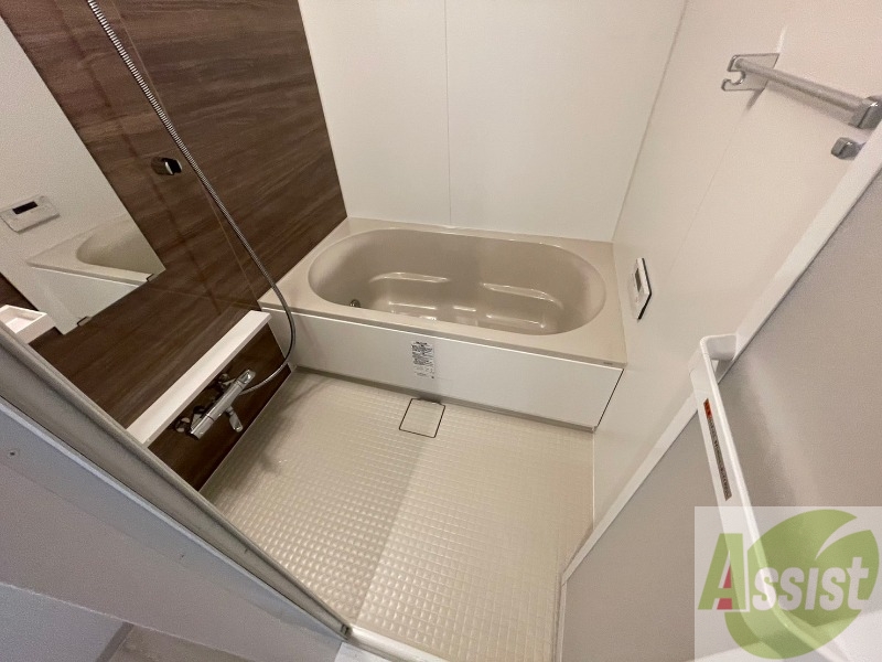 バス・シャワールーム　お風呂になります。一日の疲れを癒してくださいね。