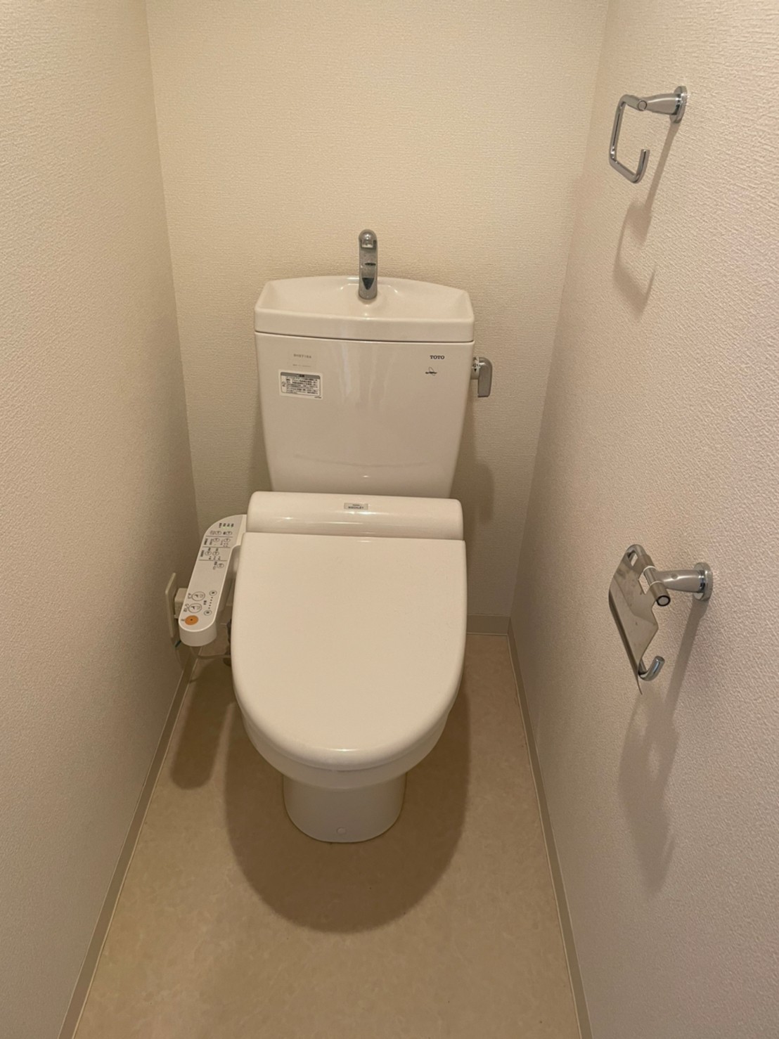 トイレ　同タイプ同モデルを使用