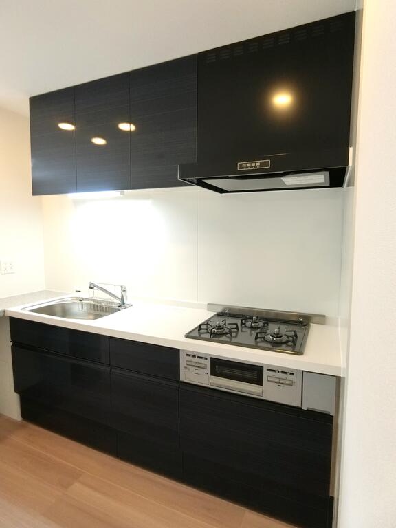 キッチン　※壁の色など実際と異なる場合がございます（現況優先）