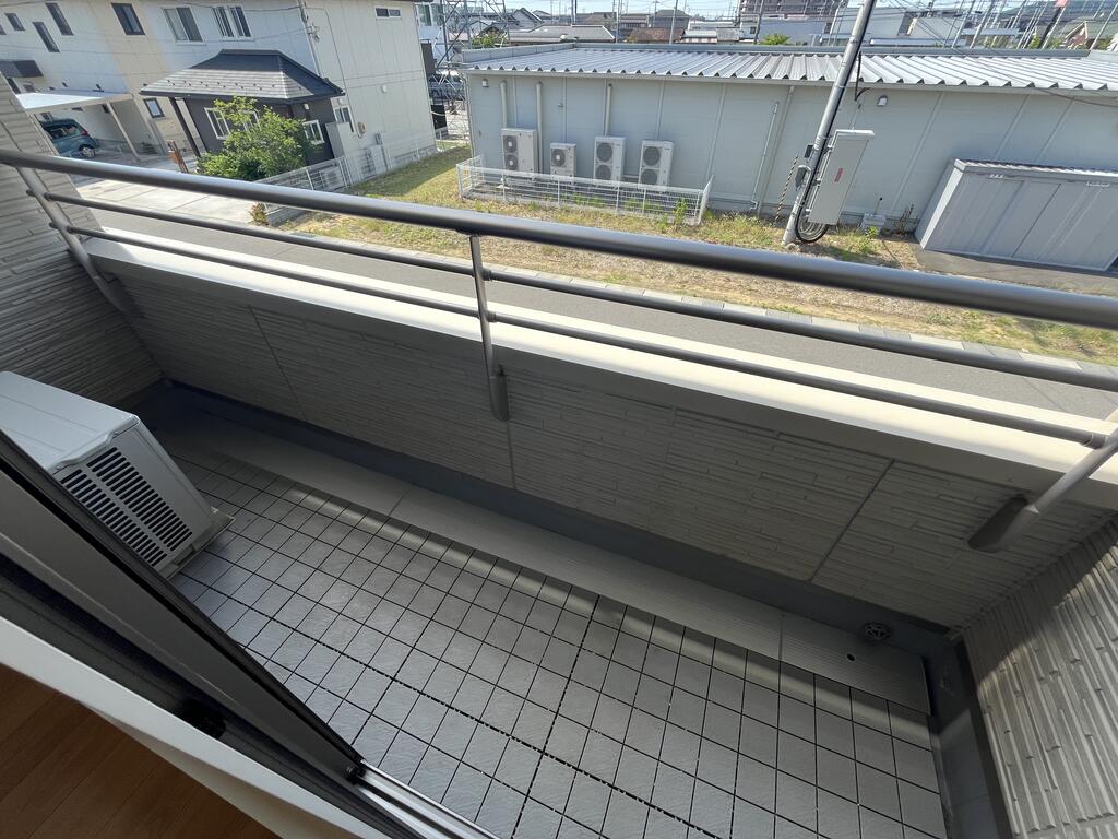 バルコニー　同建物別号別間取り参考