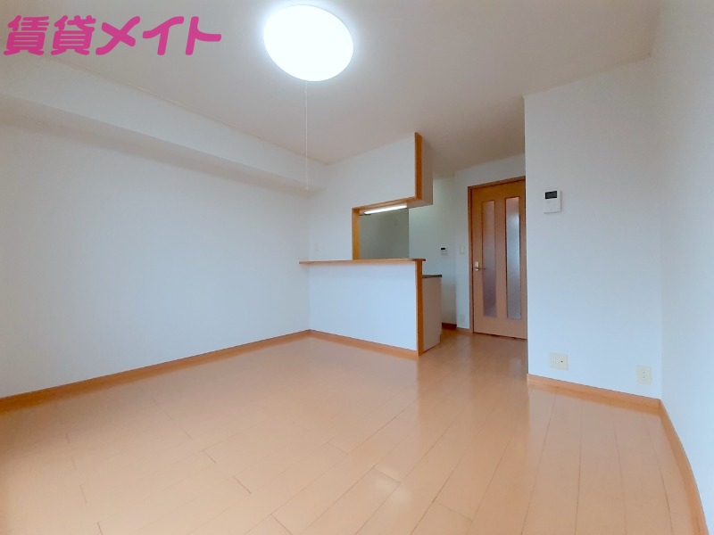 居室・リビング　反転タイプ参考写真