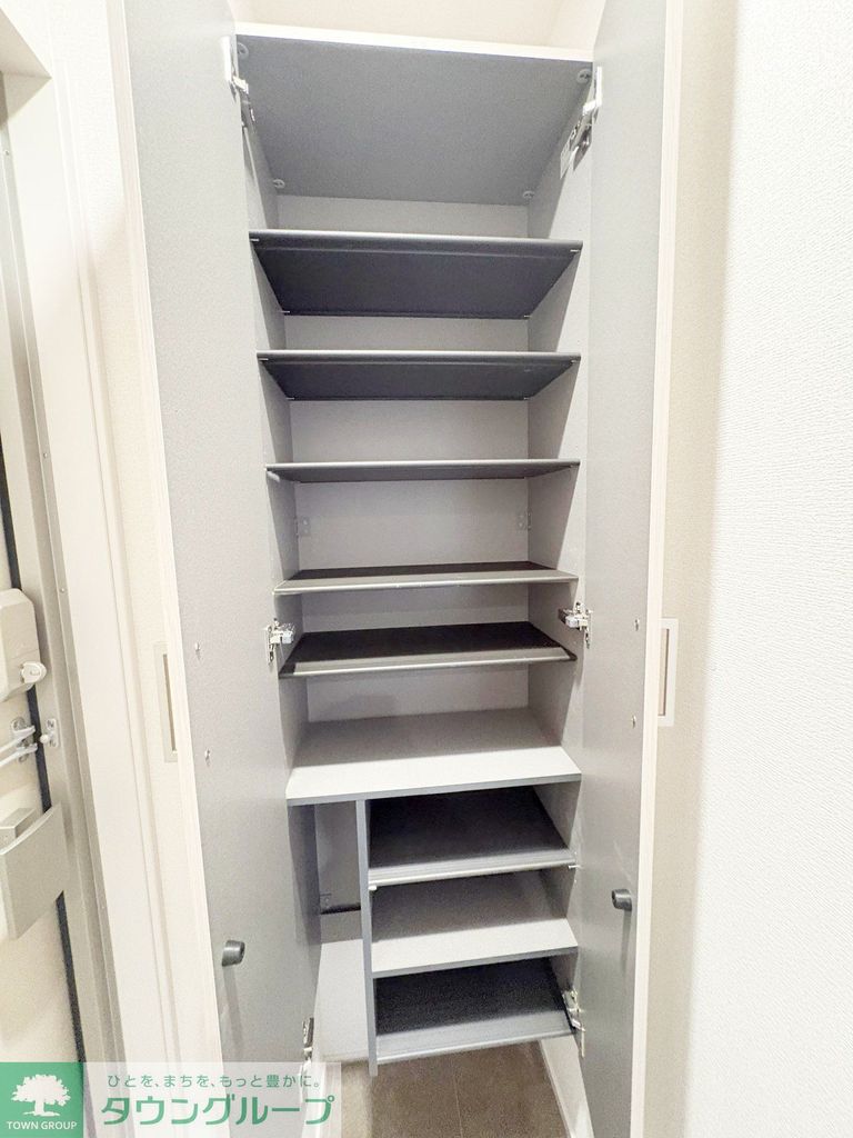 玄関　建築中です随時写真アップします