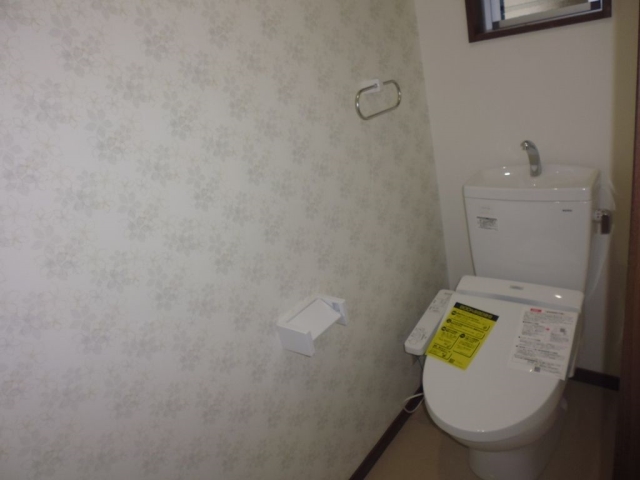 トイレ　ウォシュレット付き