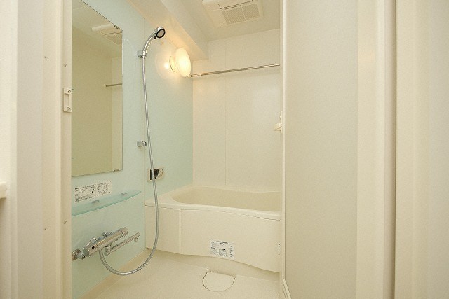 バス・シャワールーム　イメージとして同建物他部屋を表示しています