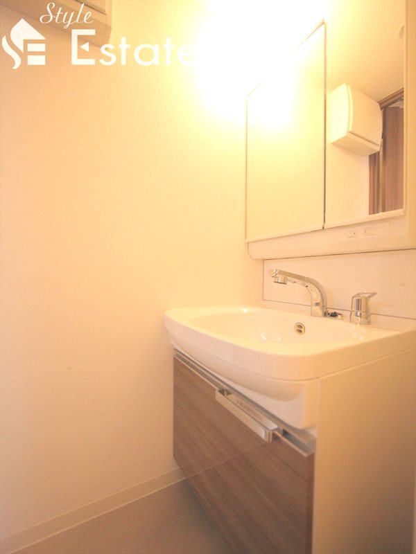 洗面設備　独立洗面台シャンプードレッサー付