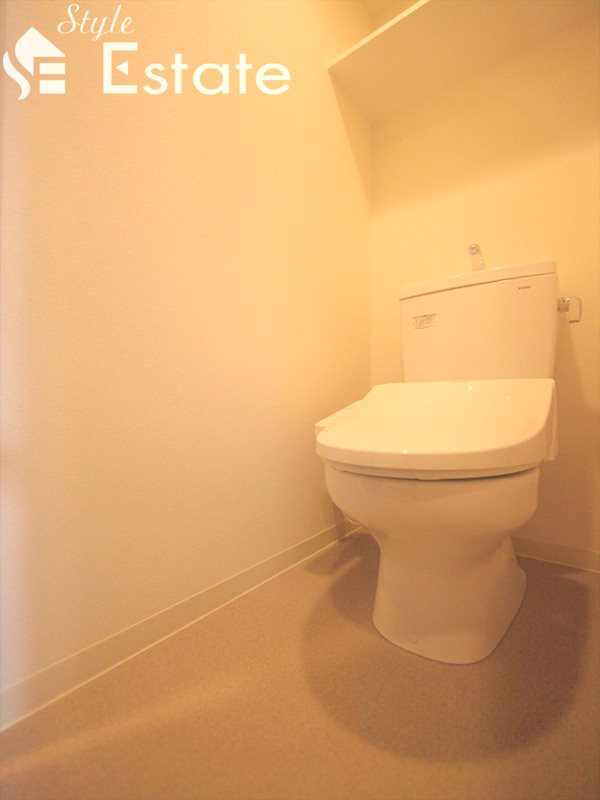 トイレ　温水洗浄便座付シャワートイレ