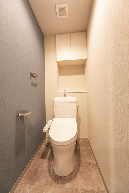 トイレ　※写真は同タイプ住戸です。