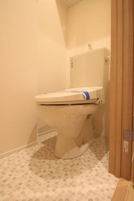 トイレ　※別室の参考写真の為、現況優先です。