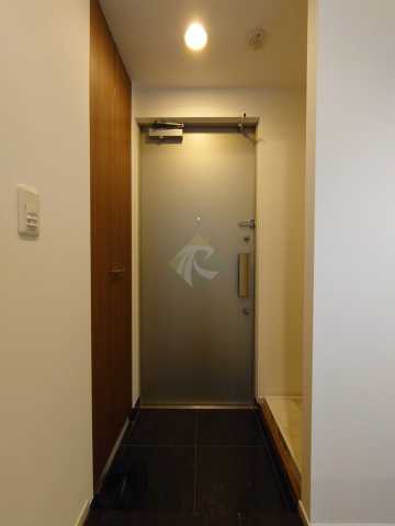 玄関　コンフォリア池袋DEUXの玄関（参考資料）