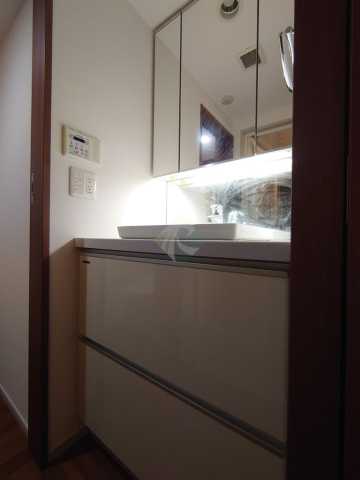 洗面設備　コンフォリア池袋DEUXの洗面所（参考資料）