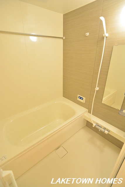 バス・シャワールーム　追い焚き機能・浴室乾燥機能付の浴室です。