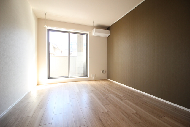 居室・リビング　日当たり良好なお部屋！暖かな日差しが入ります♪