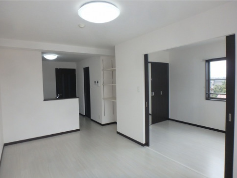 居室・リビング　※写真は302号室です。 ※相違する場合は現況を優先いたしま