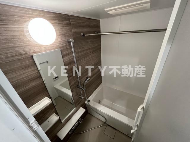 バス・シャワールーム　落ち着いた空間のお風呂です