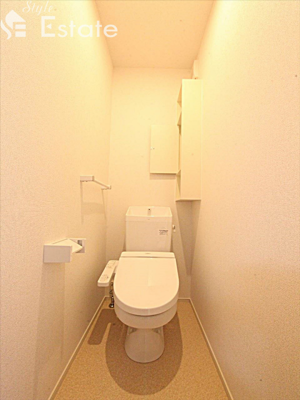 トイレ　ウォシュレット　棚付き