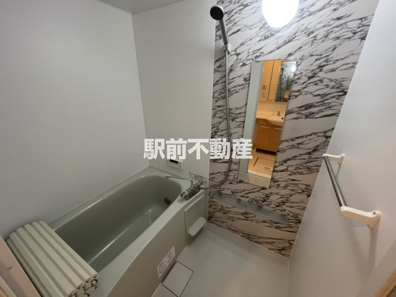 バス・シャワールーム　追い炊き機能付き☆