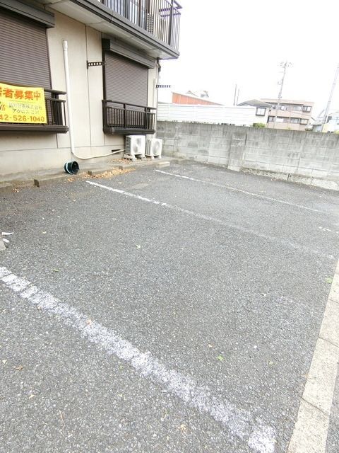 駐車場　駐車場