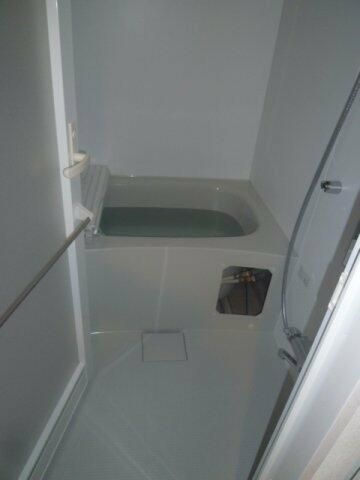 バス・シャワールーム　お風呂で日々の疲れを落としましょう