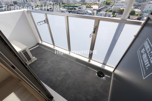 バルコニー　外からの目が気にならないバルコニーで洗濯物が干せます