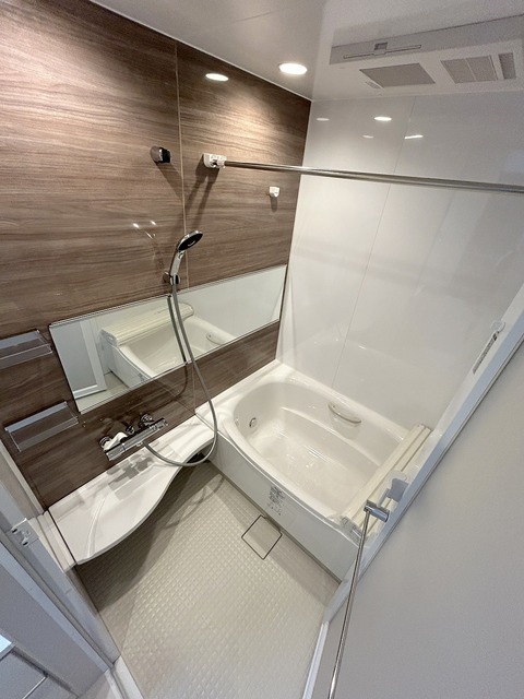 バス・シャワールーム　★浴室追い焚き＆浴室乾燥機付きです★