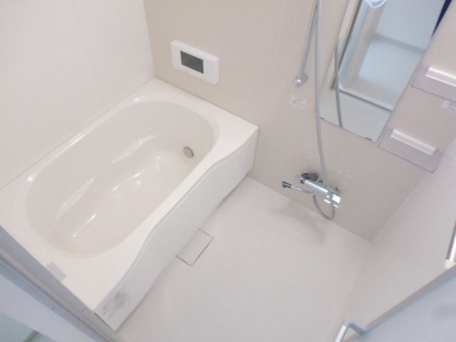 バス・シャワールーム　★追い焚き、浴室乾燥機付★※他部屋参考画像