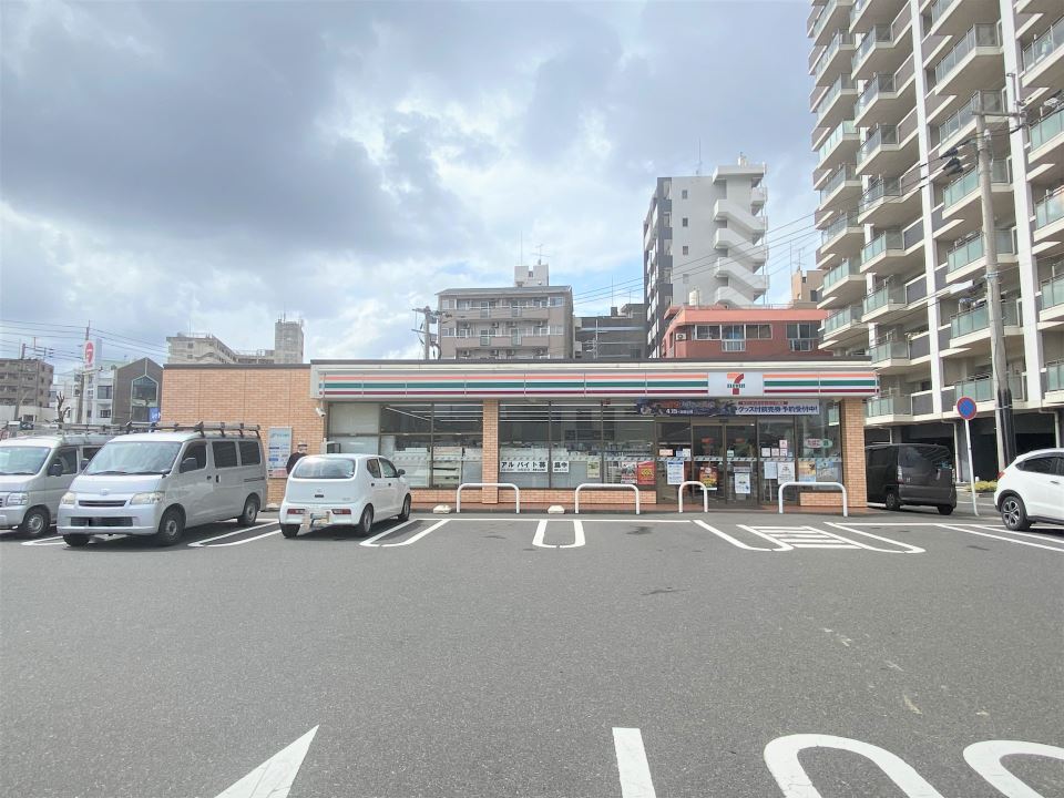 コンビニ　セブンイレブン鹿児島城南店（コンビニ）まで220m