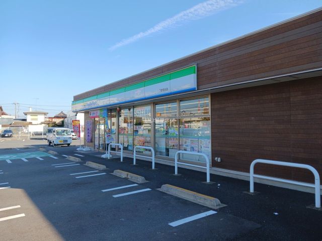 コンビニ　ファミリーマート 下館菅谷店（コンビニ）まで643m