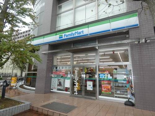 コンビニ　ファミリーマート 八王子みなみ野店（コンビニ）まで834m