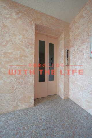 その他　エレベーター付きです