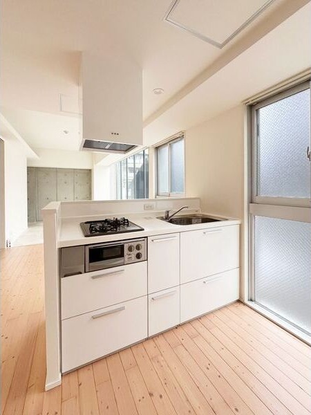 キッチン　初期費用分割可★ご希望の場所まで無料送迎サービス付♪