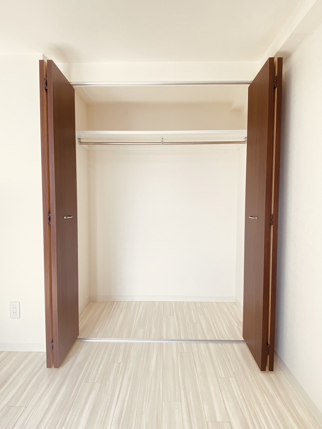 収納　壁一面のクローゼットです！