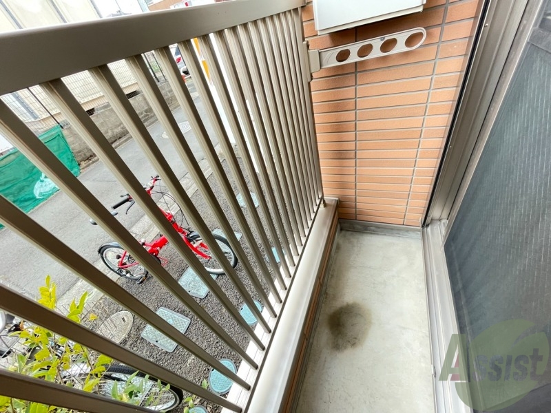 バルコニー　バルコニーは幅もしっかりあって洗濯物がはかどりそうですね。