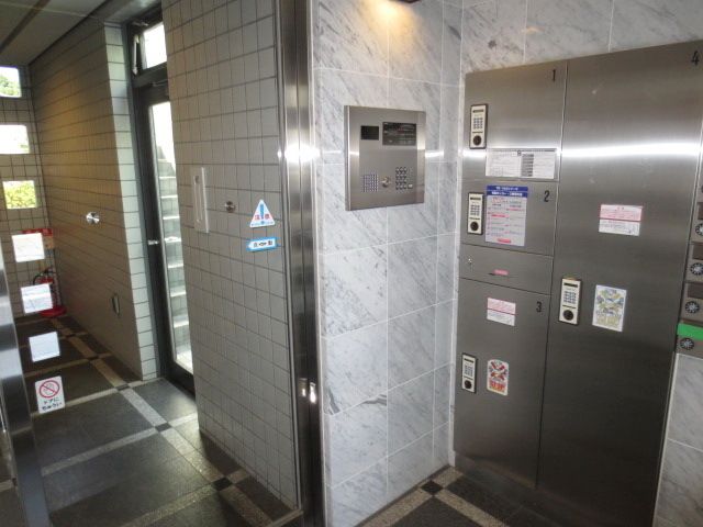 エントランス　★オートロック★