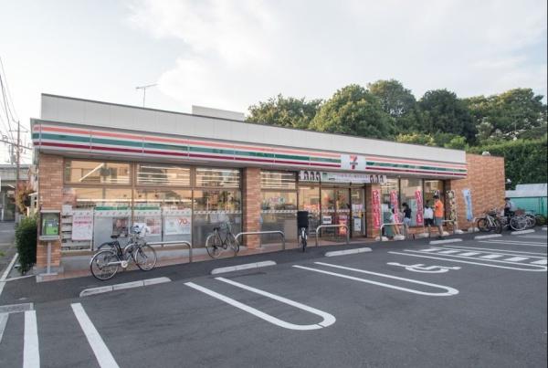 コンビニ　セブンイレブン世田谷千歳郵便局前店（コンビニ）まで421m