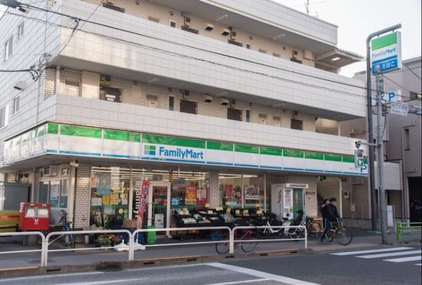 コンビニ　ファミリーマート桜丘三丁目店（コンビニ）まで593m