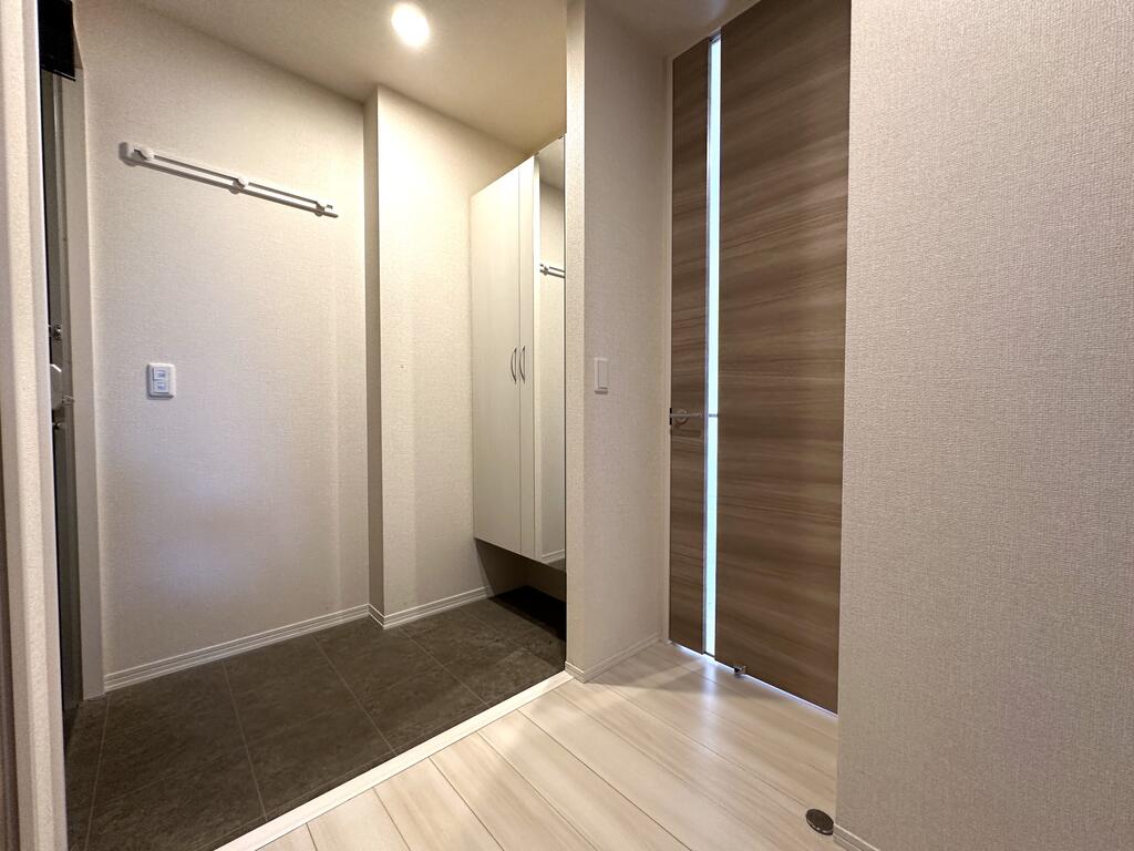 玄関　※同タイプ別部屋