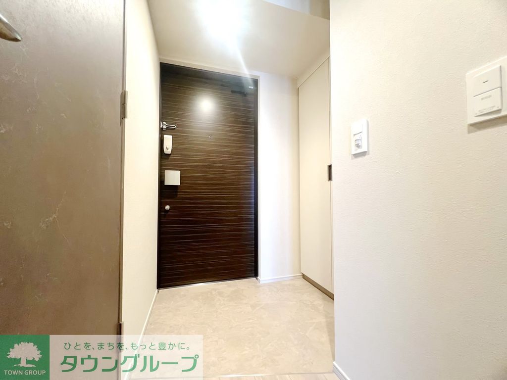 玄関　お部屋探しは株式会社　タウンハウジング　までお気軽にお問合…