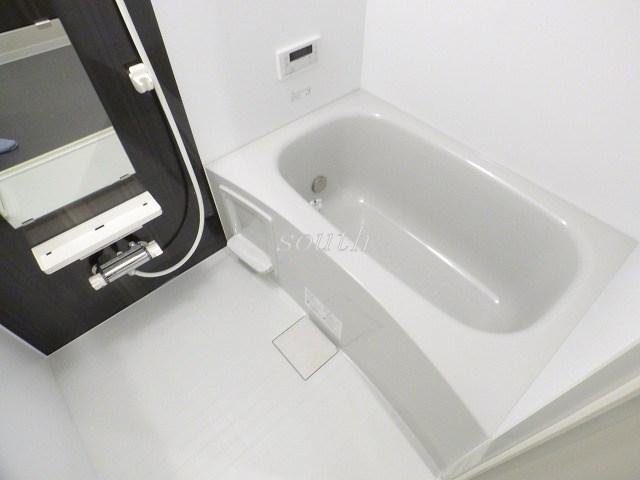 バス・シャワールーム　追い焚き機能付きのお風呂♪