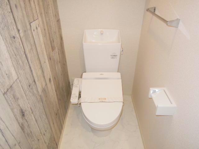 トイレ　他号室の写真になります。