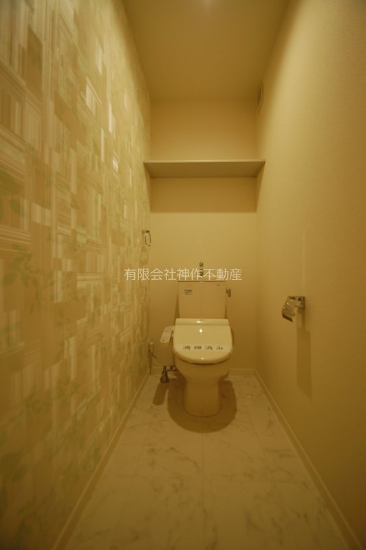 トイレ　温水洗浄便座