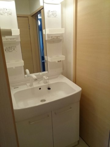 洗面設備　【グレイス　Ｖｉｌｌａ　II】忙しい朝には欠かせない洗面所です