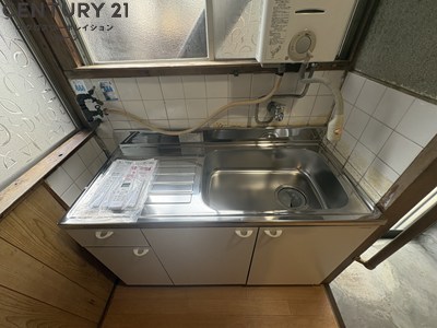キッチン　作業スペースあり・コンロ設置可能
