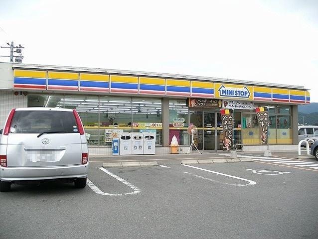 コンビニ　ミニストップ 美馬青石橋店（コンビニ）まで1540m