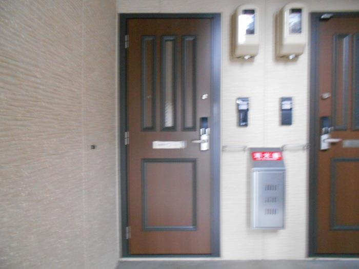 エントランス　玄関外