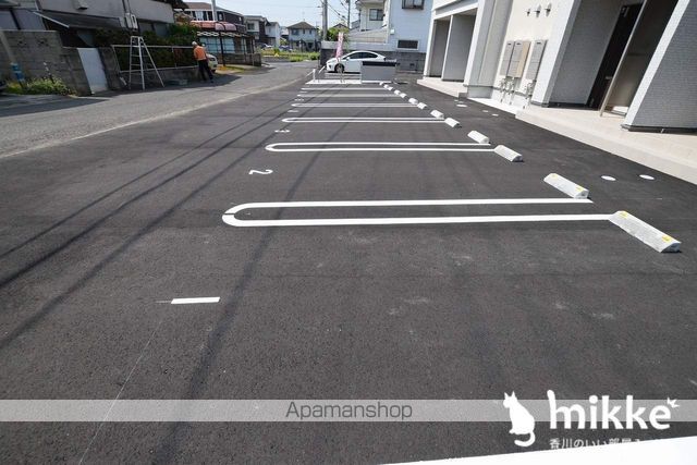 駐車場　駐車場
