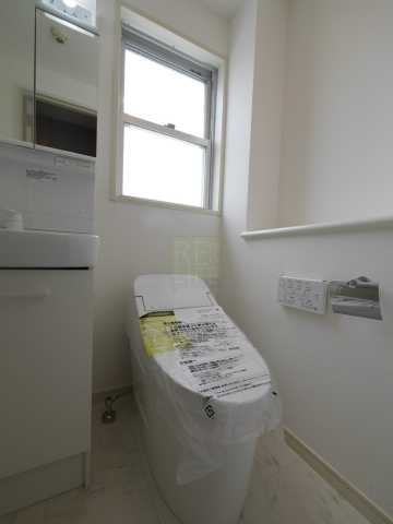 トイレ　別部屋参考写真となります。