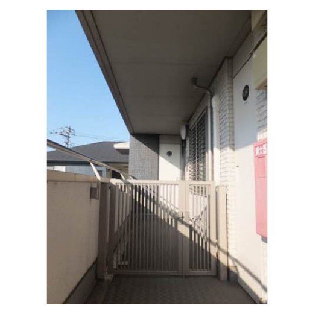玄関　共用廊下の専用門扉