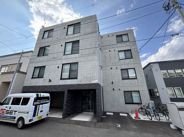 建物外観　エアコン完備の人気のデザイナーズマンションです。
